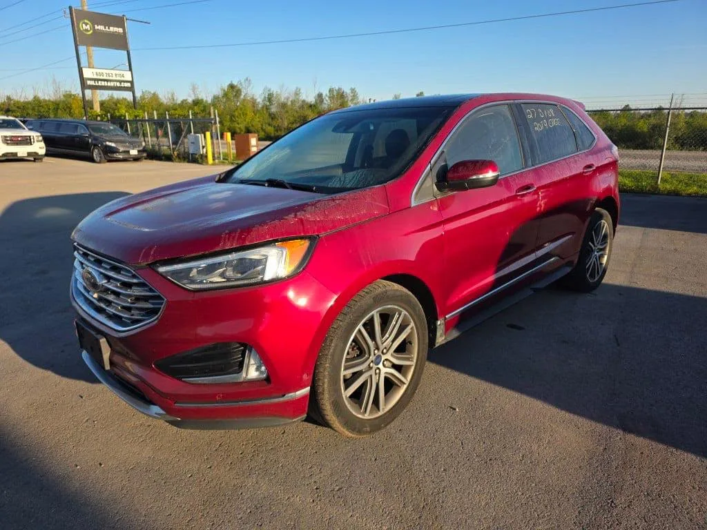 Ford Edge — auto z Kanady