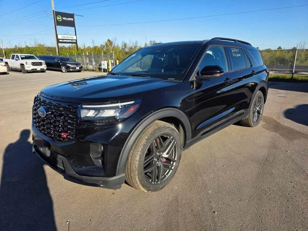 Ford Explorer ST — auto z Kanady