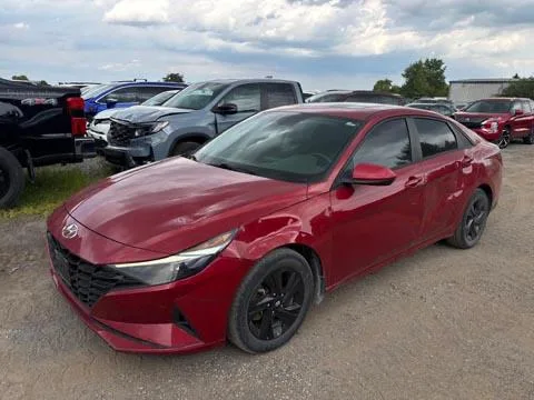 Hyundai Elantra — auto z Kanady