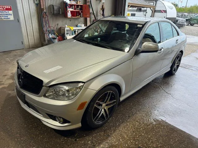 Mercedes C230 — auto z Kanady