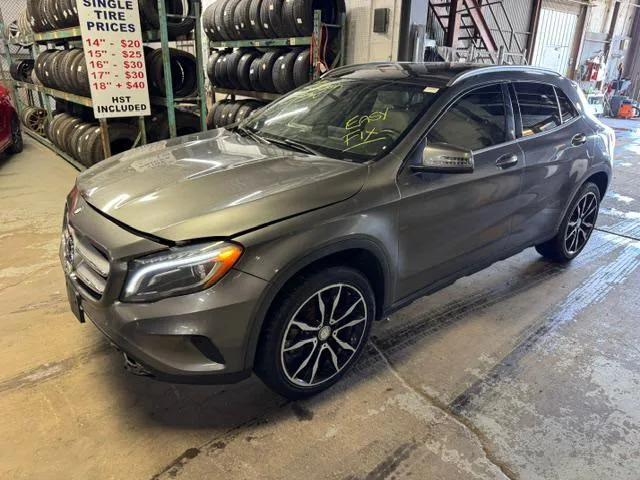 Mercedes GLA 250 4MATIC — auto z Kanady
