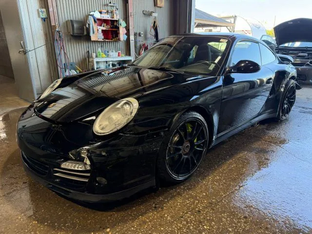 Porsche PORSCHE 911 TURBO S — auto z Kanady