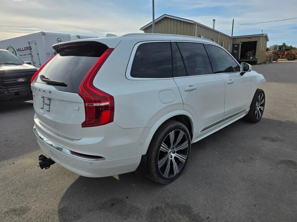 Volvo XC 90 — auto z Kanady